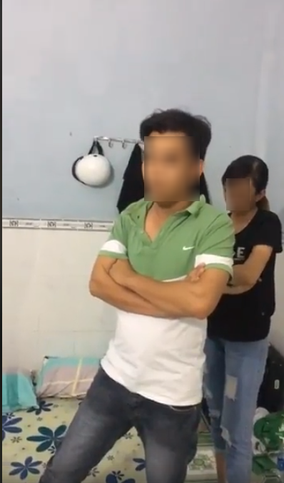 Vợ mang bầu hơn 5 tháng tìm đến dằn mặt bồ nhí, chồng bênh bồ, chỉ thẳng mặt vợ nói: Ly dị rồi