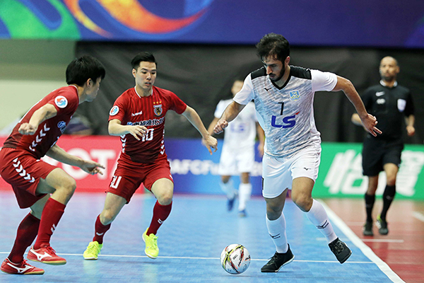 Thái Sơn Nam đánh bại đại diện Nhật Bản, tiến vào bán kết