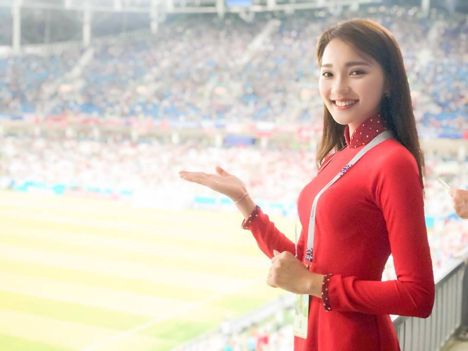 Có người yêu tin đồn xinh đẹp rạng ngời thế này đến cổ vũ, bảo sao Văn Đức U23 lại thi đấu thăng hoa Có người yêu tin đồn xinh đẹp rạng ngời thế này đến cổ vũ, bảo sao Văn Đức U23 lại thi đấu thăng hoa