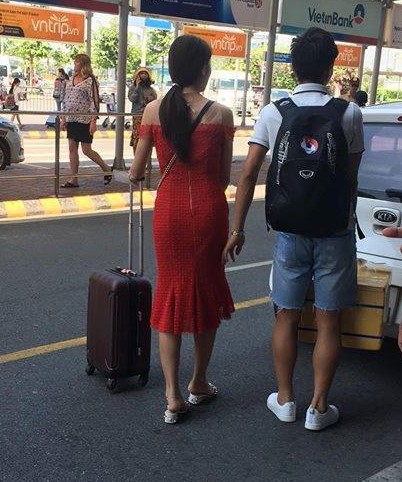 Có người yêu tin đồn xinh đẹp rạng ngời thế này đến cổ vũ, bảo sao Văn Đức U23 lại thi đấu thăng hoa Có người yêu tin đồn xinh đẹp rạng ngời thế này đến cổ vũ, bảo sao Văn Đức U23 lại thi đấu thăng hoa