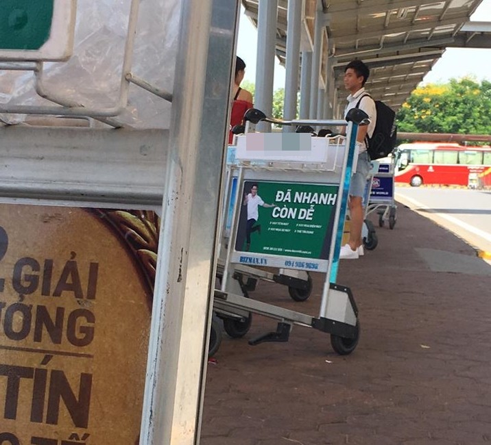 Có người yêu tin đồn xinh đẹp rạng ngời thế này đến cổ vũ, bảo sao Văn Đức U23 lại thi đấu thăng hoa