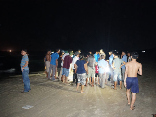 3 học sinh vừa đỗ đại học chết đuối thương tâm khi đi tắm biển