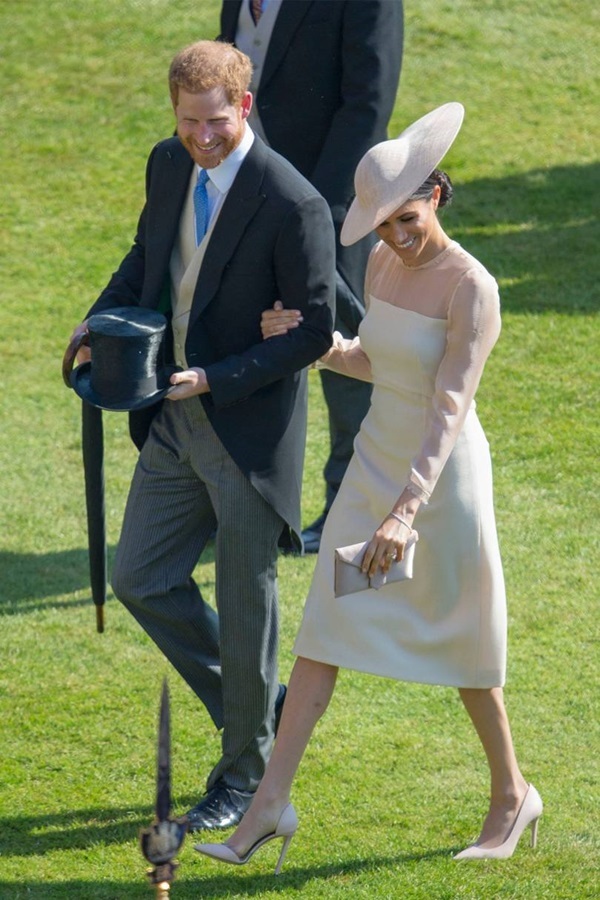 Tủ đồ hiệu nhiều món đắt giá của công nương Meghan