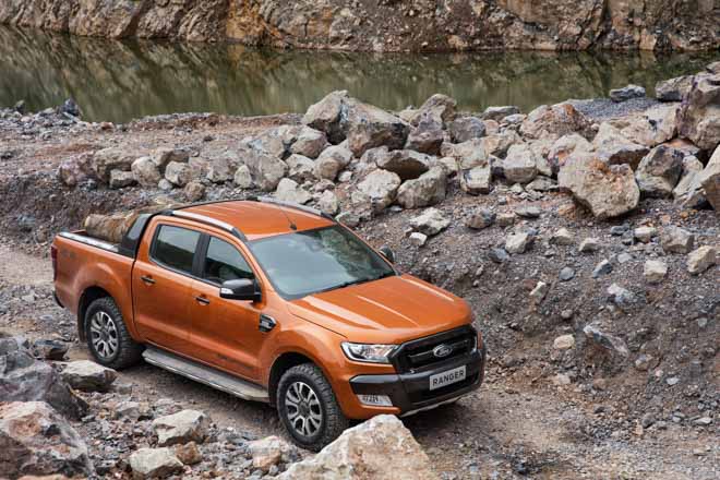 Giá xe Ford cập nhật tháng 8/2018: Ford Everest và Ford Ranger thế hệ mới sắp được bán Giá xe Ford cập nhật tháng 8/2018: Ford Everest và Ford Ranger thế hệ mới sắp được bán