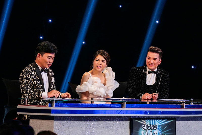 Giá quảng cáo Gương mặt thân quen từ đỉnh xuống đáy: Vì đâu nên nỗi?