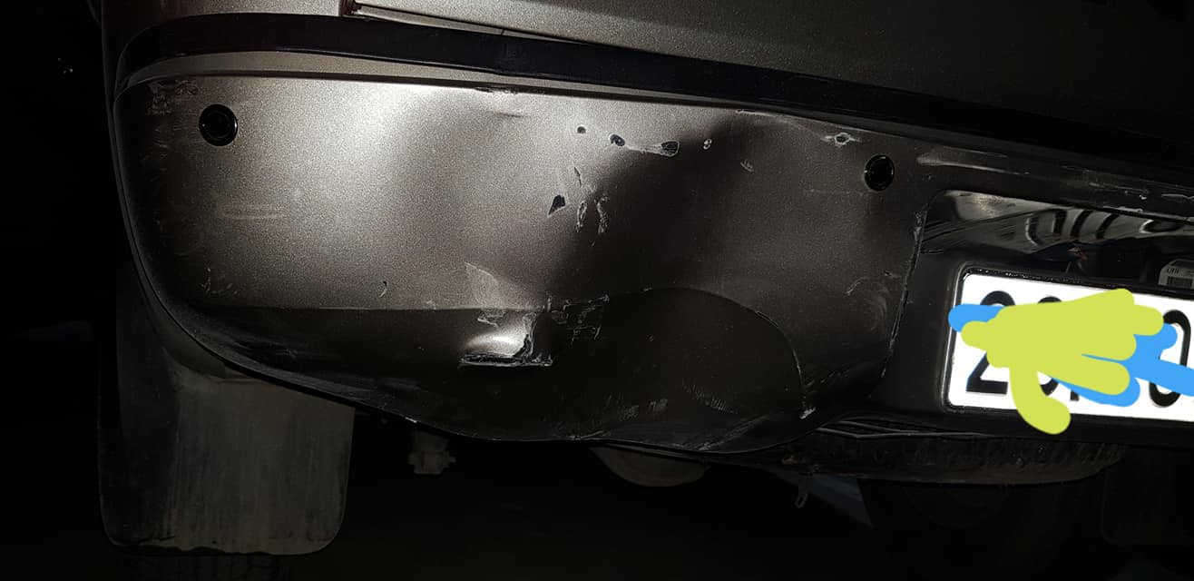 Góc vui tính: Đâm vào xe người khác phải bồi thường, tối về tiếc của nên nhắn tin khủng bố để đòi lại bằng được