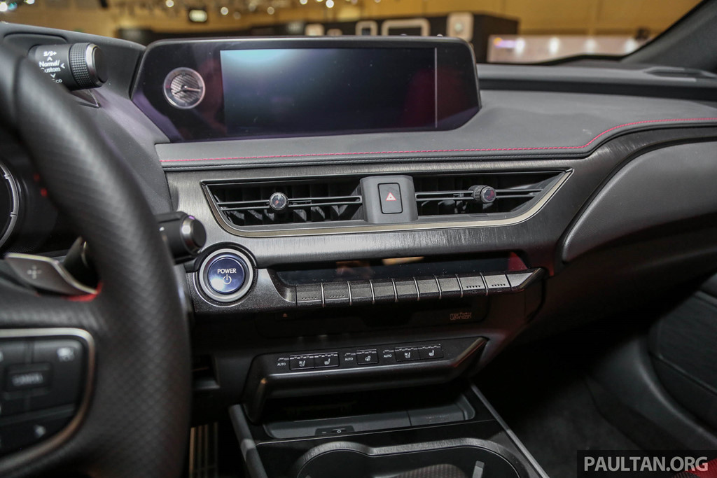 SUV hạng sang cỡ nhỏ Lexus UX 2019 lần đầu đến Đông Nam Á