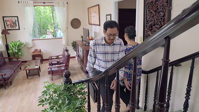 Phim Gạo nếp gạo tẻ tập 41: Bà Mai nếm mùi đau khổ vì quá nuông chiều Hân Phim Gạo nếp gạo tẻ tập 41: Bà Mai nếm mùi đau khổ vì quá nuông chiều Hân
