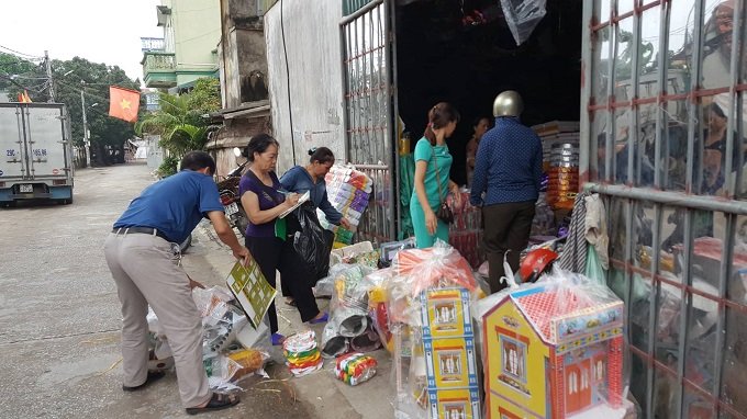 Thâm nhập thủ phủ bán sổ đỏ, chân dài cho người cõi âm