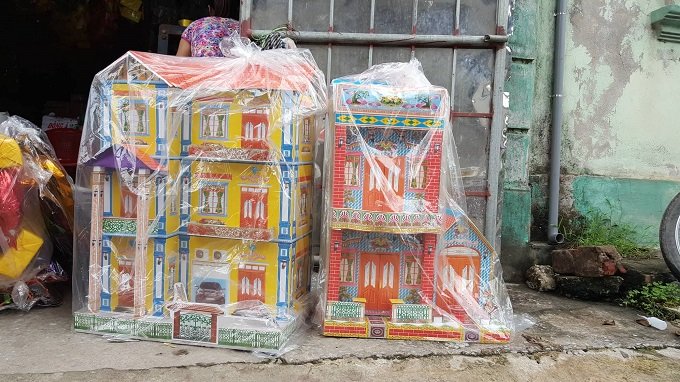 Thâm nhập thủ phủ bán sổ đỏ, chân dài cho người cõi âm