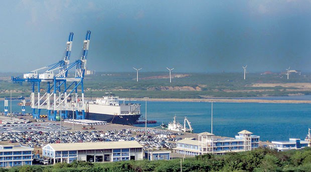 Số phận những con nợ còi cọc của Trung Quốc: Càng giãy càng lún sâu vào bẫy