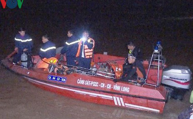 Tìm thấy thi thể bé gái 5 tuổi mất tích trên sông ở Vĩnh Long