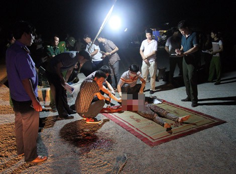 Nghệ An: Mâu thuẫn gia đình, chồng dùng liềm cứa cổ vợ tử vong rồi tự sát