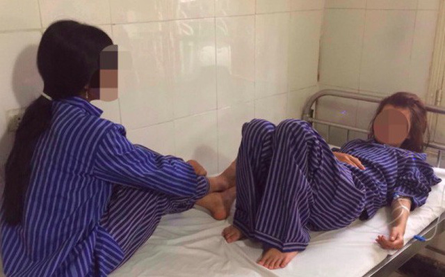 Ăn nấm rừng màu trắng xám, 3 mẹ con ngộ độc suýt chết