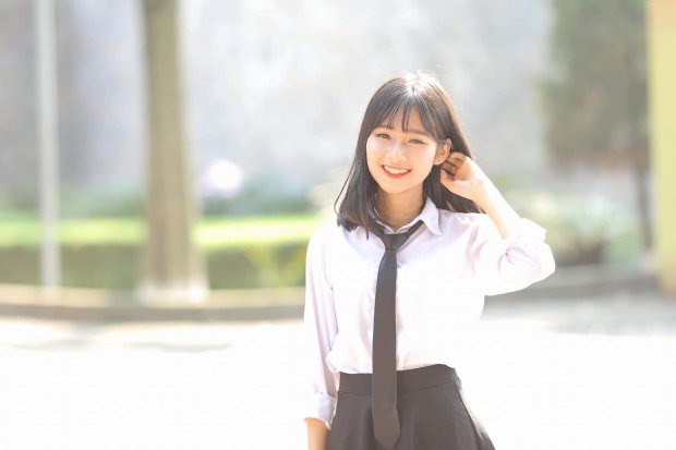 Chụp một bộ hình ngẫu hứng trong quán cafe trú mưa, 10X xinh xắn đã được nghìn chàng trai xin info Chụp một bộ hình ngẫu hứng trong quán cafe trú mưa, 10X xinh xắn đã được nghìn chàng trai xin info