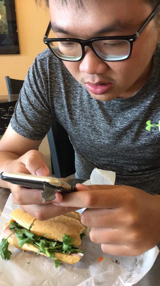 Hết băng vệ sinh, du học sinh Việt lại đua nhau khoe vali chứa đầy mì tôm vì sợ ở bển không bán!