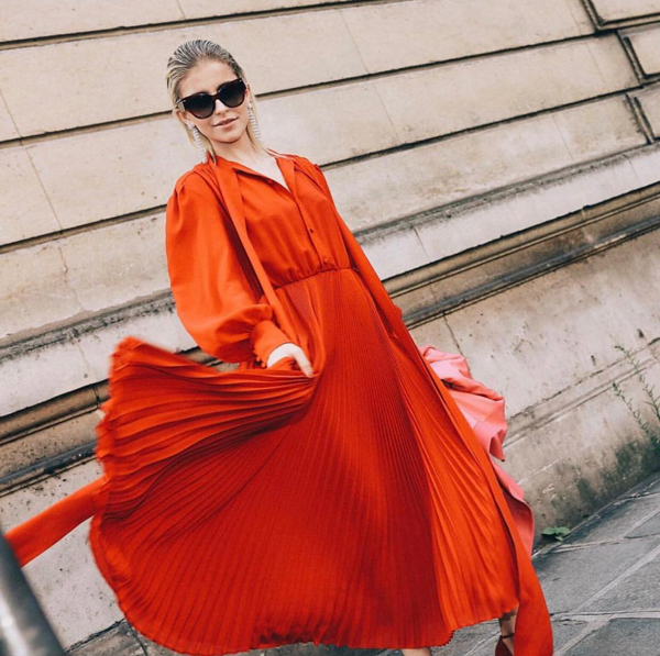 Gợi ý những kiểu váy nhẹ nhàng, tuyệt đẹp cho các nàng sành điệu xuống phố mùa thu