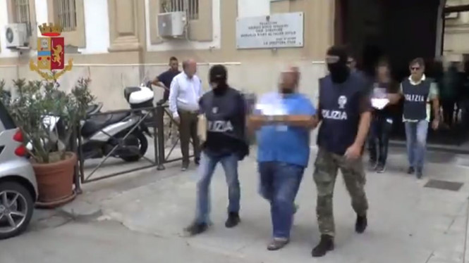 Ý triệt phá băng nhóm đập gãy chân người nghèo để lãnh tiền bảo hiểm