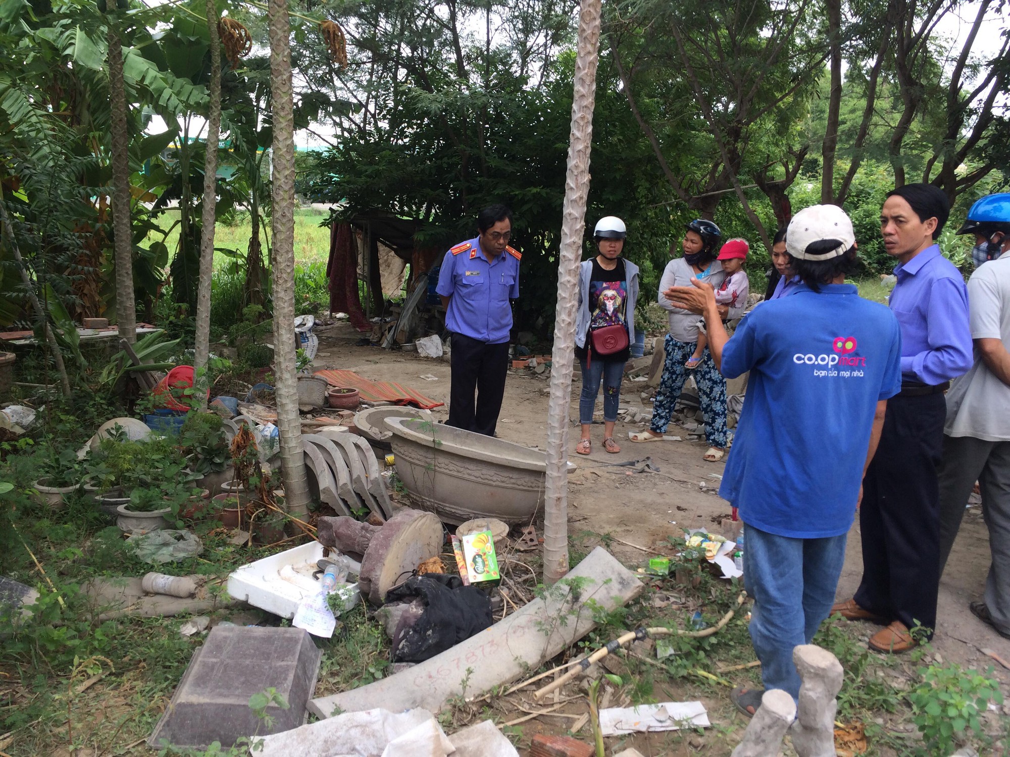 Bé gái bị giết, phi tang trong chậu cảnh: Nỗi đau người ở lại