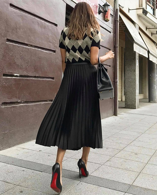 Phối đồ đa dạng cùng một kiểu chân váy