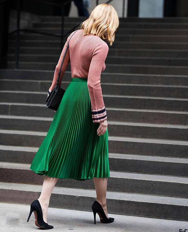 Phối đồ đa dạng cùng một kiểu chân váy