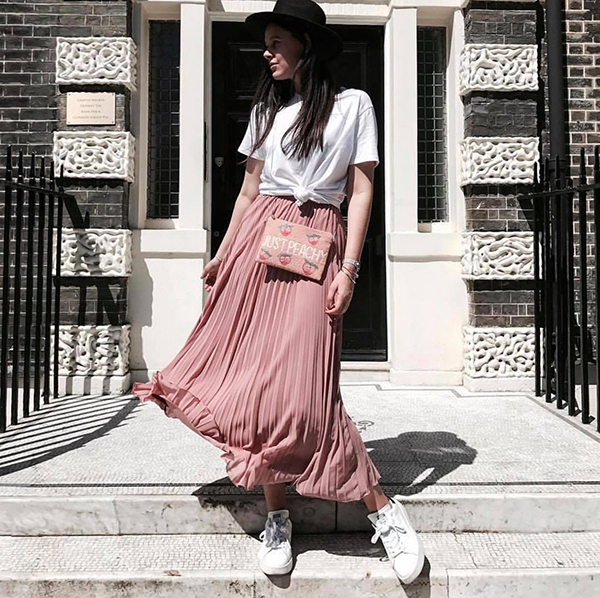 Phối đồ đa dạng cùng một kiểu chân váy
