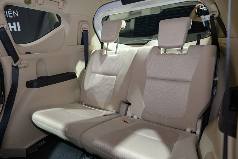 Ảnh Mitsubishi Xpander: Giá tốt, thiết kế đẹp, động cơ nhỏ