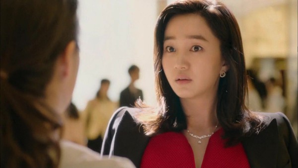 Không ngờ nhân tình của chồng lại là người đàn bà mà mỗi lần chạm mặt tôi đều run sợ