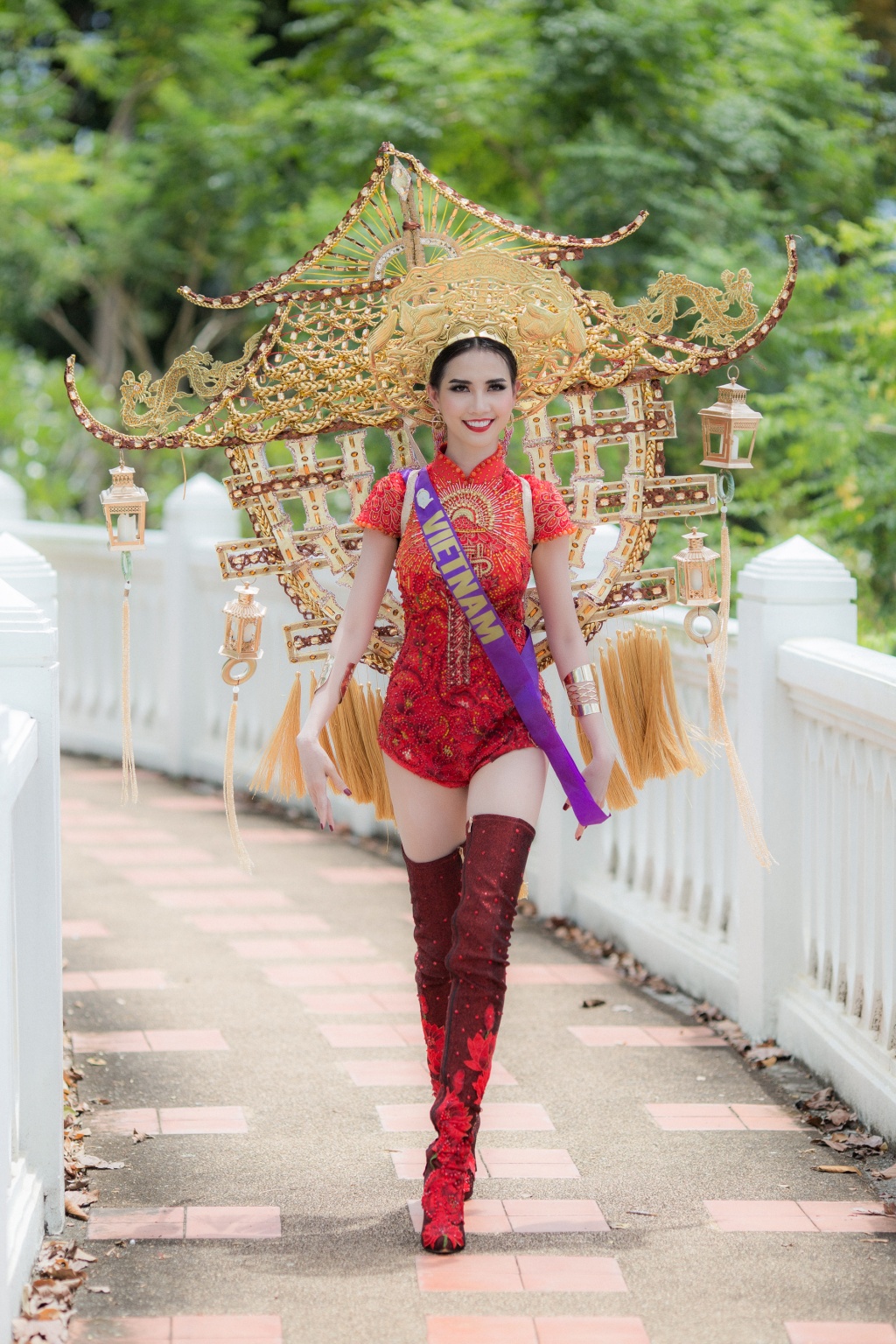 Phan Thị Mơ chính thức đăng quang Hoa hậu đại sứ du lịch thế giới 2018