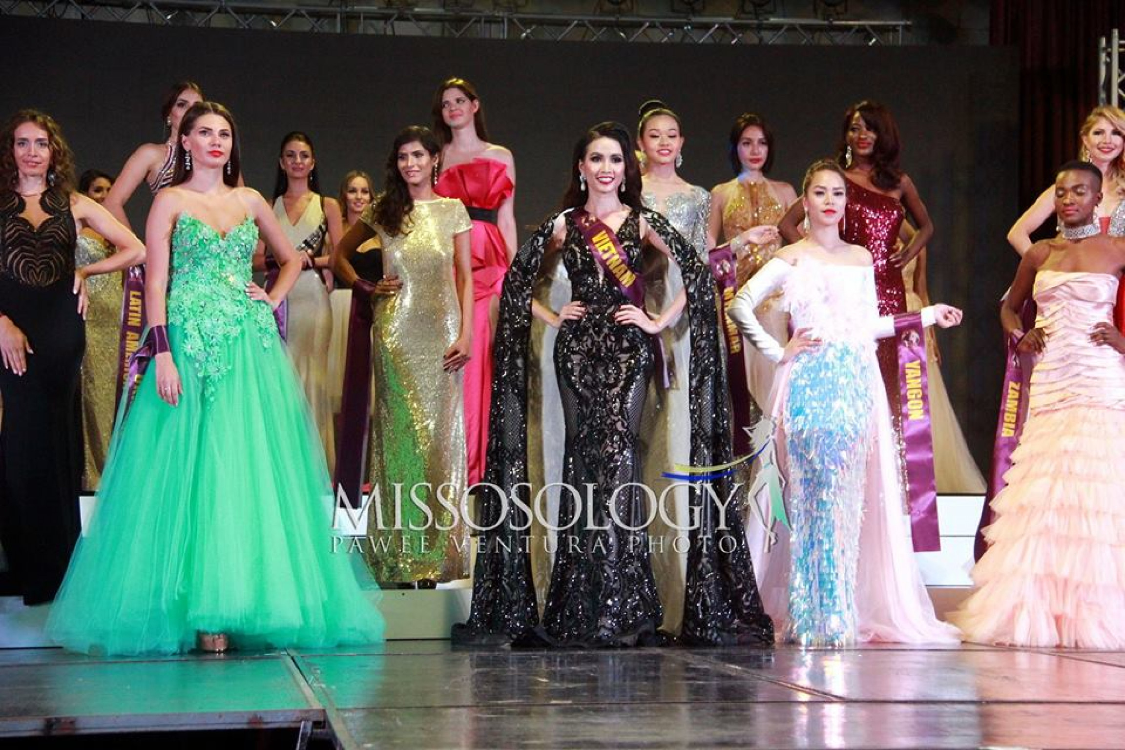 Phan Thị Mơ chính thức đăng quang Hoa hậu đại sứ du lịch thế giới 2018