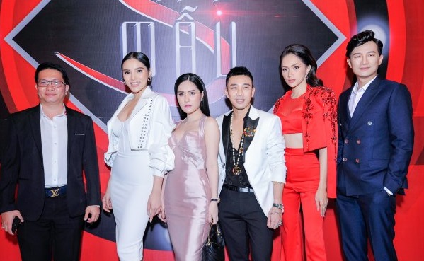 Siêu mẫu Việt Nam 2018: Song hậu Kỳ Duyên - Hương Giang dắt tay nhau đi làm giám khảo Siêu mẫu Việt Nam 2018: Song hậu Kỳ Duyên - Hương Giang dắt tay nhau đi làm giám khảo