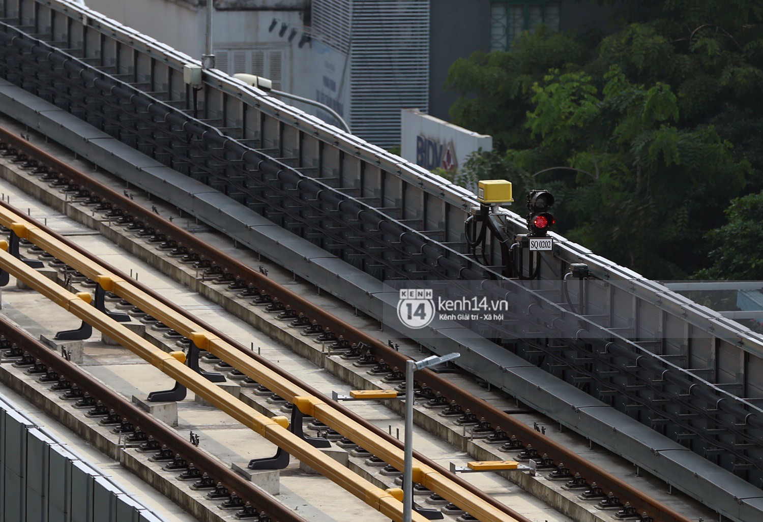 Video: Hành trình 15 phút đoàn tàu đường sắt trên cao lao vun vút từ ga Cát Linh tới Yên Nghĩa
