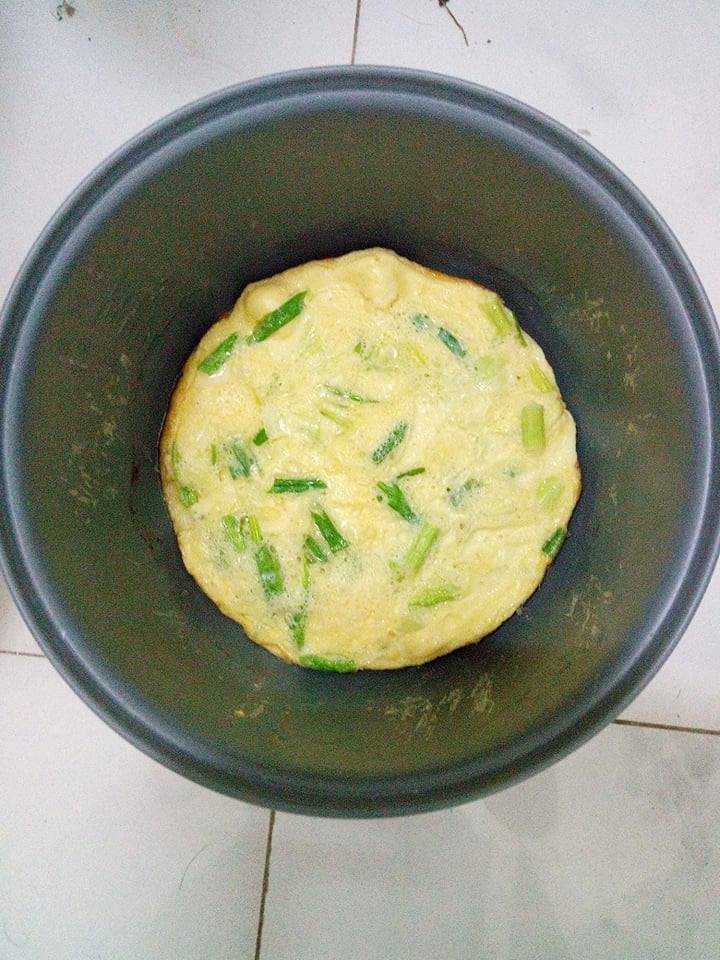 Đời sinh viên ở trọ, ai mà chẳng có một chiếc nồi cơm điện nấu đủ món từ cơm đến canh, thịt, lẩu