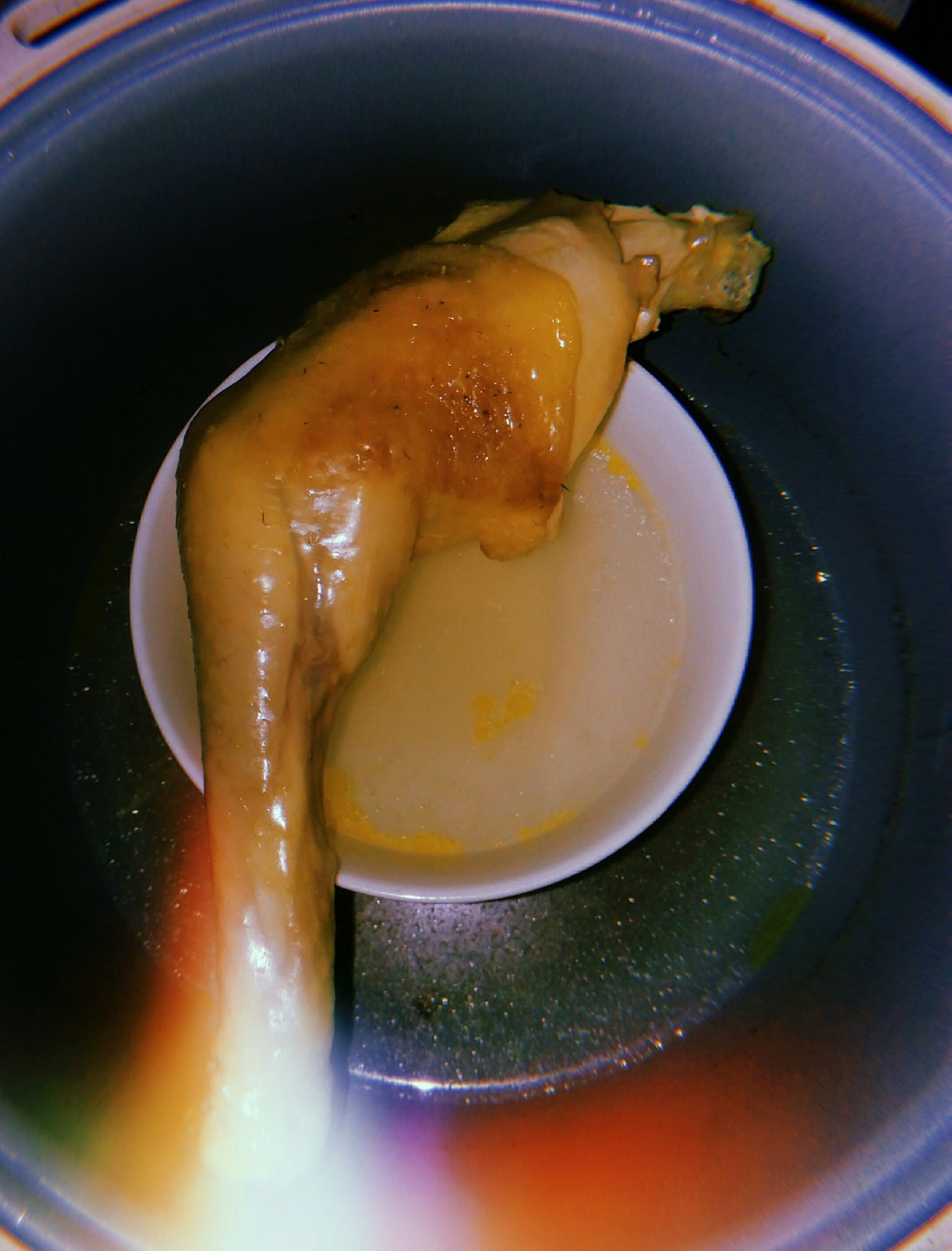 Đời sinh viên ở trọ, ai mà chẳng có một chiếc nồi cơm điện nấu đủ món từ cơm đến canh, thịt, lẩu