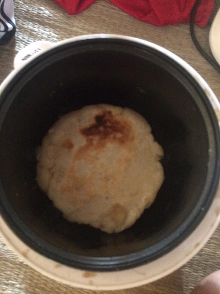 Đời sinh viên ở trọ, ai mà chẳng có một chiếc nồi cơm điện nấu đủ món từ cơm đến canh, thịt, lẩu