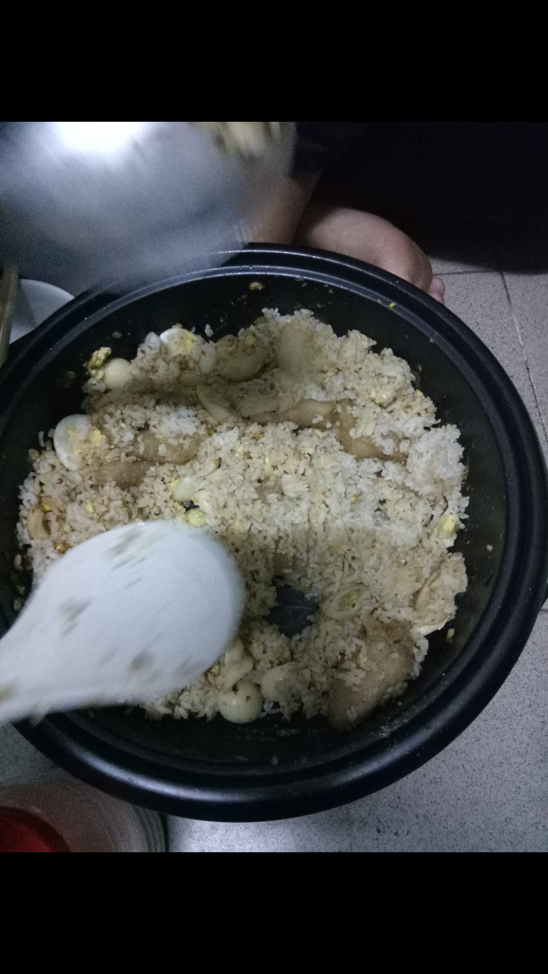 Đời sinh viên ở trọ, ai mà chẳng có một chiếc nồi cơm điện nấu đủ món từ cơm đến canh, thịt, lẩu