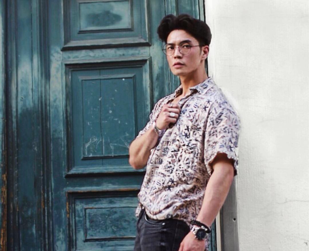 Giám đốc Việt 28 tuổi có nhan sắc cực phẩm, nhìn sang bạn gái cậu lại càng thêm ghen tị