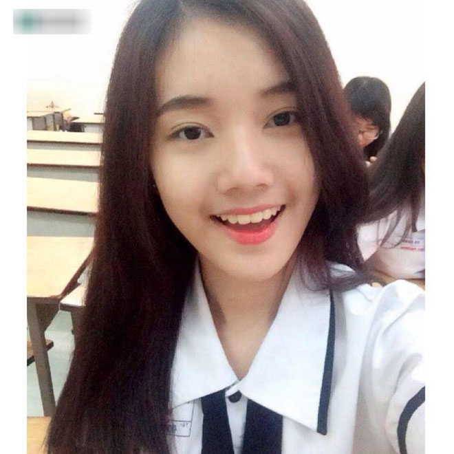 Cố soi bảng tên để tìm danh tính nữ sinh xinh đẹp, dân mạng vấp phải cú lừa khá bất ngờ