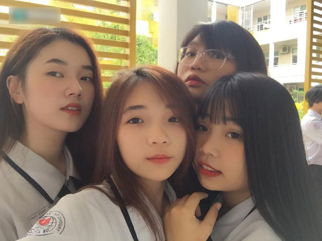 Cố soi bảng tên để tìm danh tính nữ sinh xinh đẹp, dân mạng vấp phải cú lừa khá bất ngờ Cố soi bảng tên để tìm danh tính nữ sinh xinh đẹp, dân mạng vấp phải cú lừa khá bất ngờ