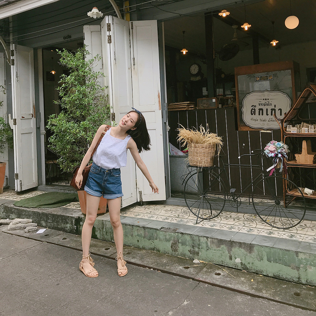 Sống ảo như hot girl số một Thái Lan: Đứng vào đâu cũng có ảnh đẹp