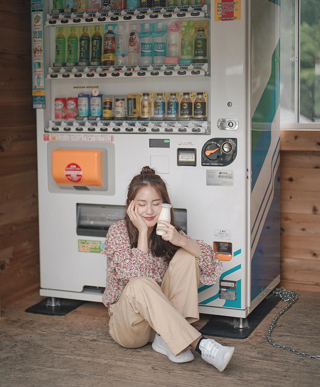 Sống ảo như hot girl số một Thái Lan: Đứng vào đâu cũng có ảnh đẹp