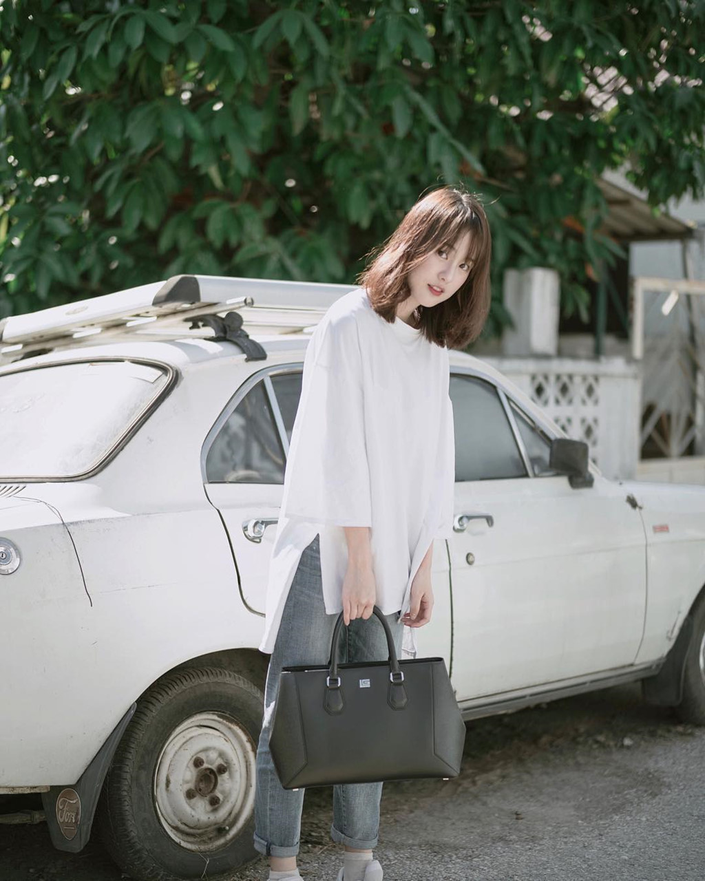 Sống ảo như hot girl số một Thái Lan: Đứng vào đâu cũng có ảnh đẹp