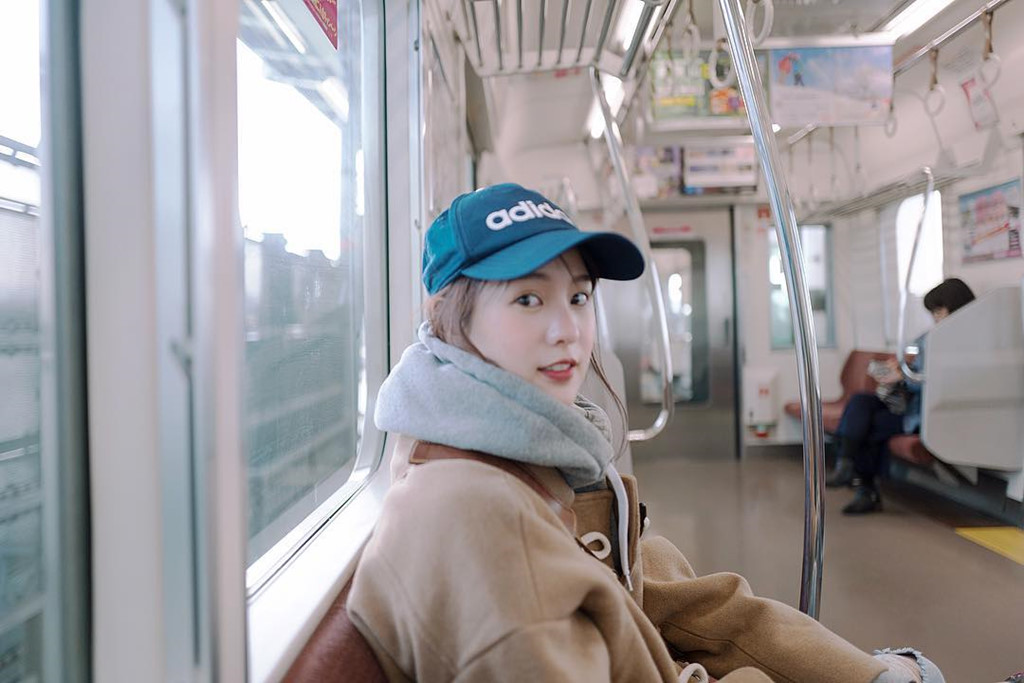 Sống ảo như hot girl số một Thái Lan: Đứng vào đâu cũng có ảnh đẹp