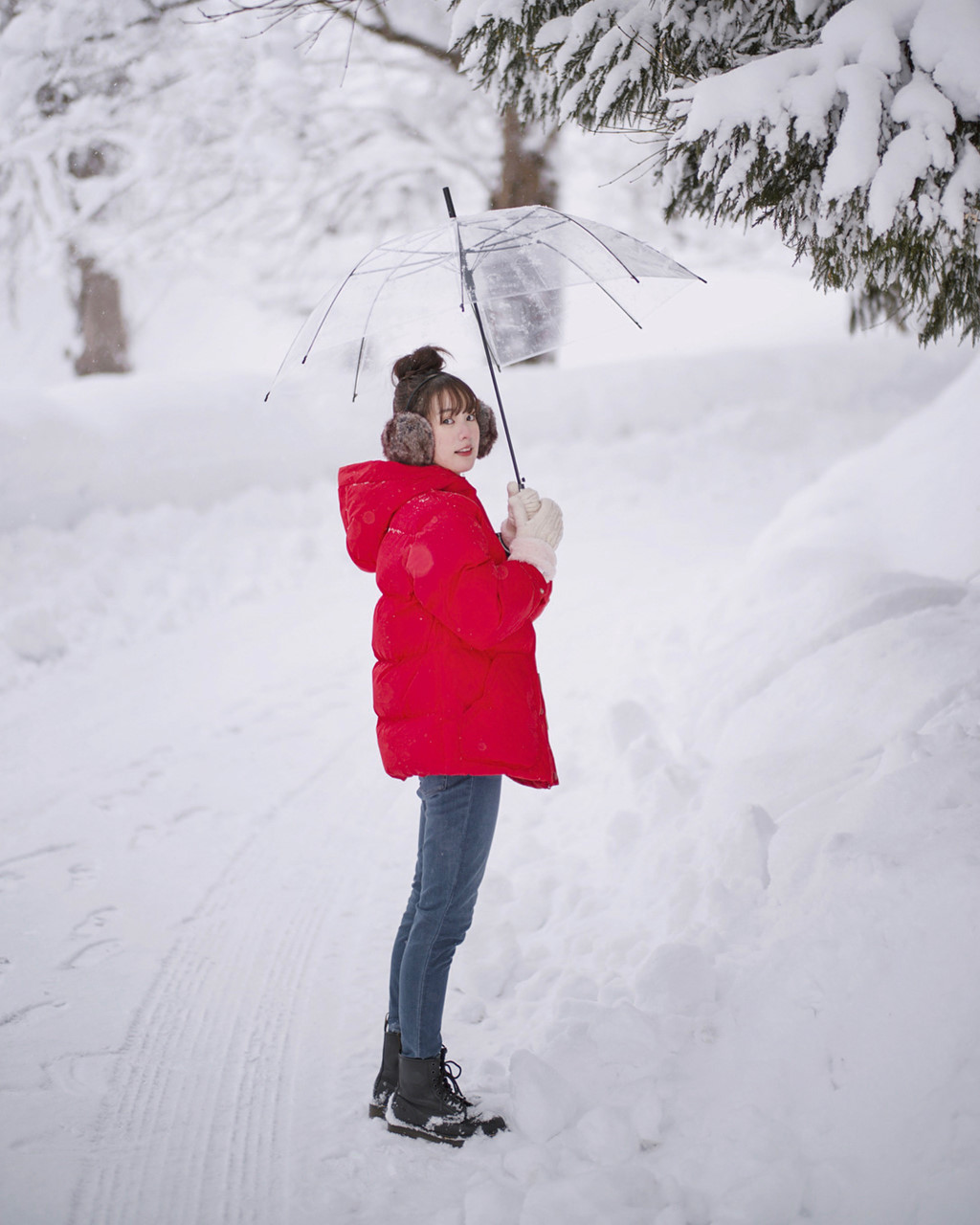 Sống ảo như hot girl số một Thái Lan: Đứng vào đâu cũng có ảnh đẹp