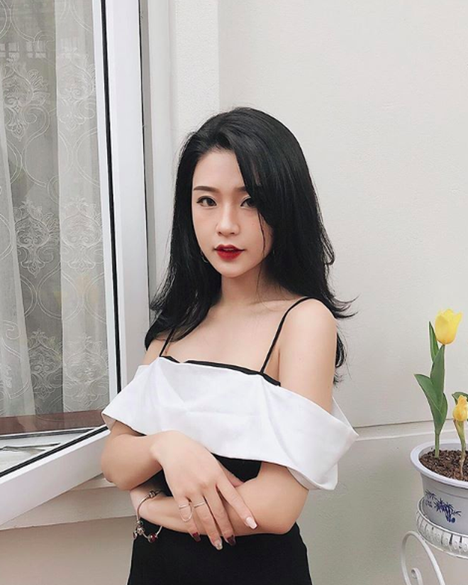 Cận cảnh nhan sắc xinh đẹp và vóc dáng quyến rũ đốt mắt của vợ sắp cưới rapper Rhymastic Cận cảnh nhan sắc xinh đẹp và vóc dáng quyến rũ đốt mắt của vợ sắp cưới rapper Rhymastic