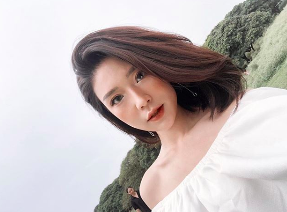 Cận cảnh nhan sắc xinh đẹp và vóc dáng quyến rũ đốt mắt của vợ sắp cưới rapper Rhymastic Cận cảnh nhan sắc xinh đẹp và vóc dáng quyến rũ đốt mắt của vợ sắp cưới rapper Rhymastic