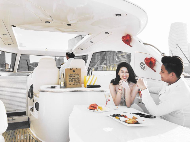 Hậu đám hỏi với bạn trai doanh nhân, Vân Navy khoe nhẫn cưới kim cương 169 triệu làm dân mạng lác mắt Hậu đám hỏi với bạn trai doanh nhân, Vân Navy khoe nhẫn cưới kim cương 169 triệu làm dân mạng lác mắt