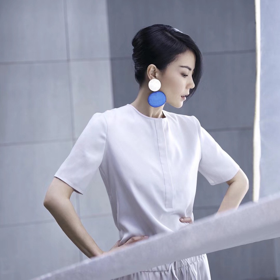 Thiên hậu Vương Phi và tình yêu với trai trẻ Tạ Đình Phong: Yêu thì cháy hết mình, khi hết yêu thì sẵn sàng buông bỏ Thiên hậu Vương Phi và tình yêu với trai trẻ Tạ Đình Phong: Yêu thì cháy hết mình, khi hết yêu thì sẵn sàng buông bỏ