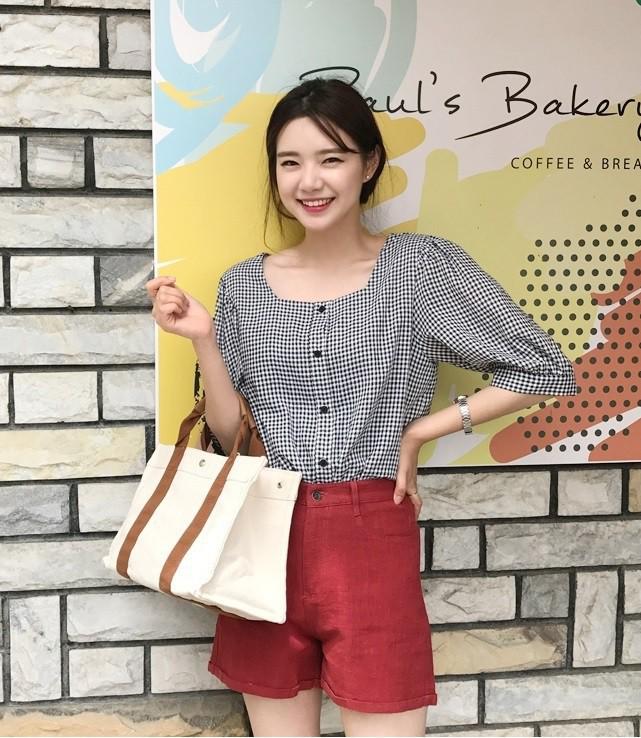 Vòng 1 lép kẹp tưởng không thể cứu, sắm ngay 3 mẫu áo này là quyến rũ ngay!