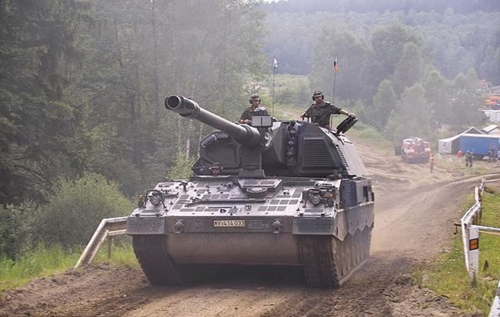 Soi sức mạnh đáng gờm của hoàng đế pháo binh châu Âu